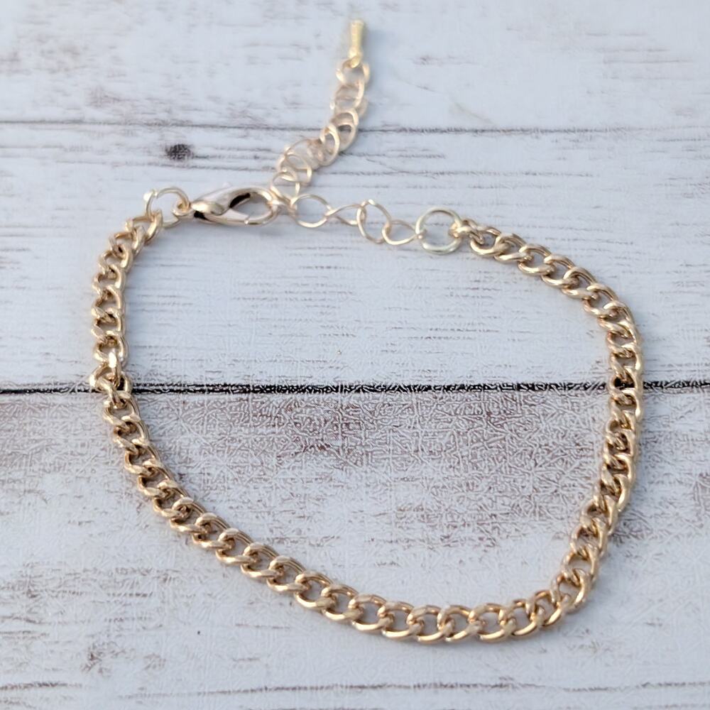 Vintage Gold Tone Chain Link Bracelet with Extender - Small